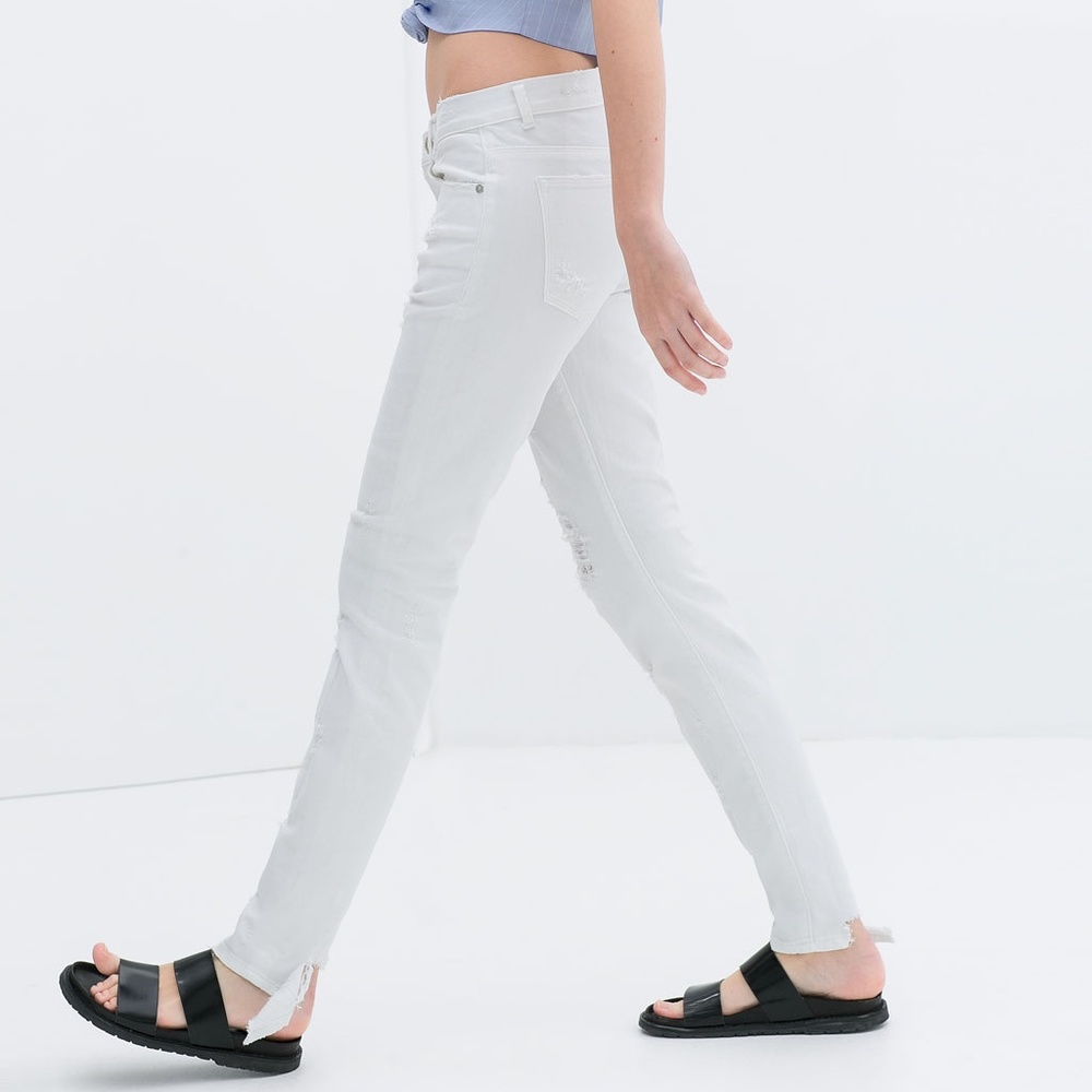 ZARA  Low Rise Ripped Jean:White, US 8/EUR